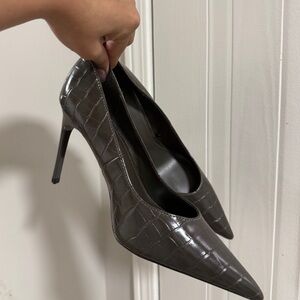Mango Dark Gray Crocodile-Patterned Heels